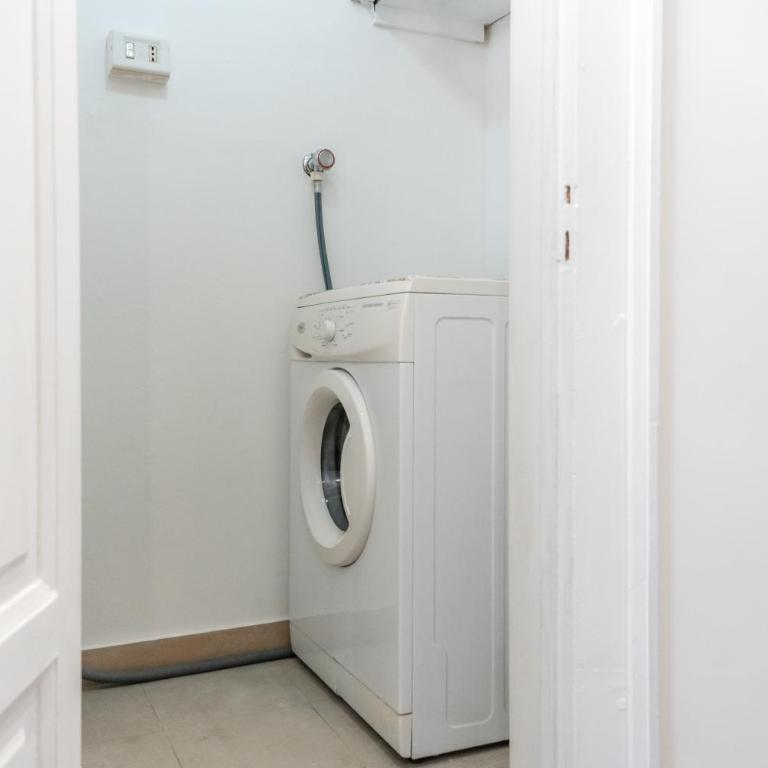 Fronte Mare in Palazzo D'Epoca - Appartamento con 1 Camera da Letto - 25