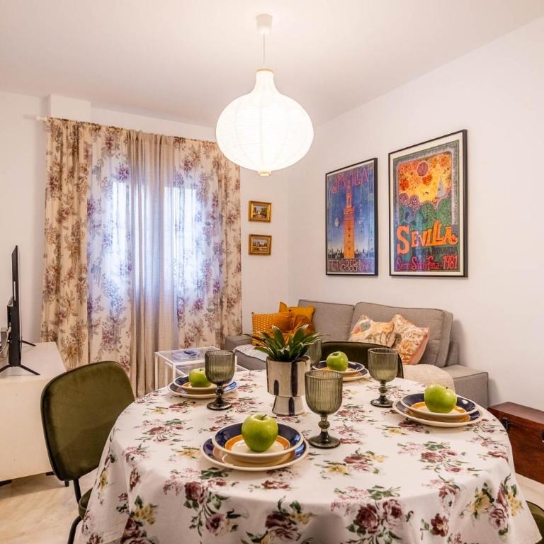 Piso con patio privado y parking Nervión Sevilla - Apartamento - 1