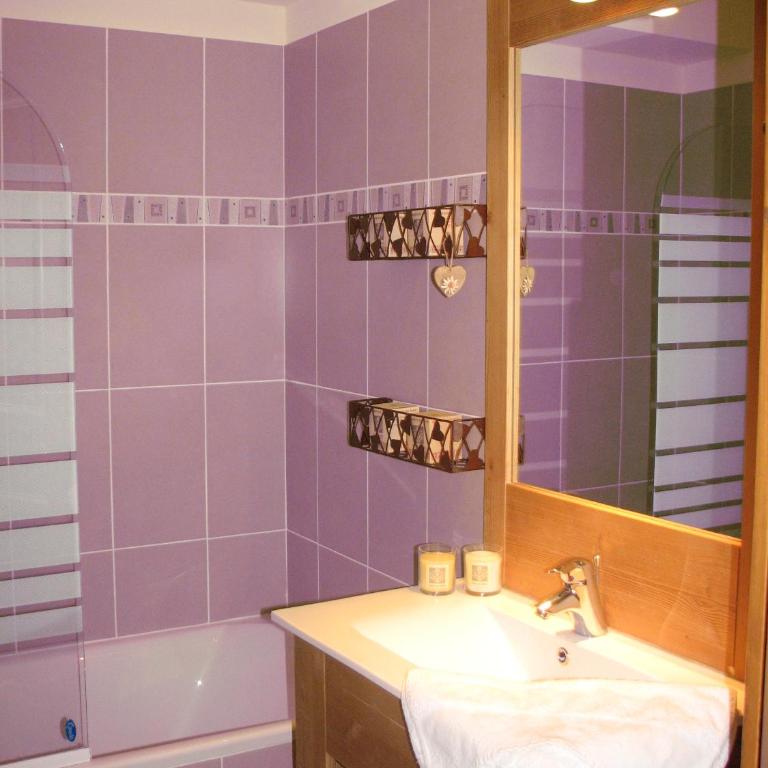 Appt Le Hameau Des Rennes 4 étoiles Pieds des pistes Piscine Intérieure Extérieure - One-Bedroom Apartment - 9