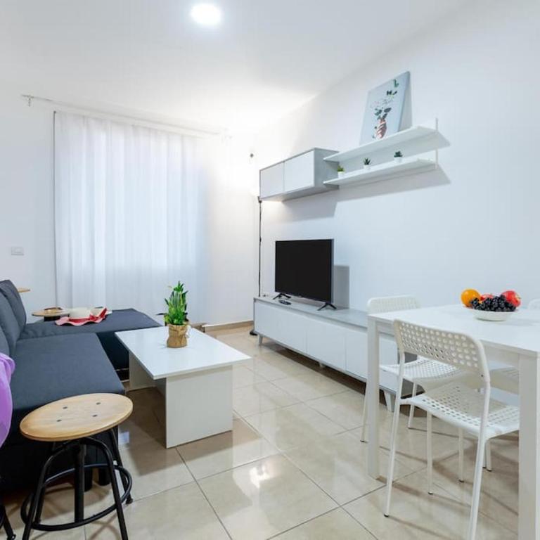 Carolina 8 - Two-Bedroom Apartment - 12