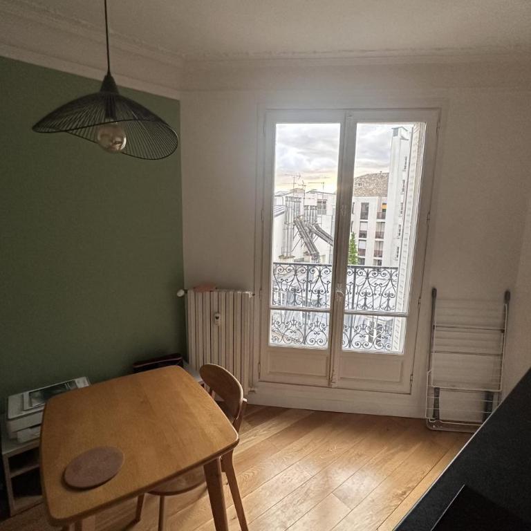 Beautiful T2 with balcony - near Parc Clichy - Appartement - 4