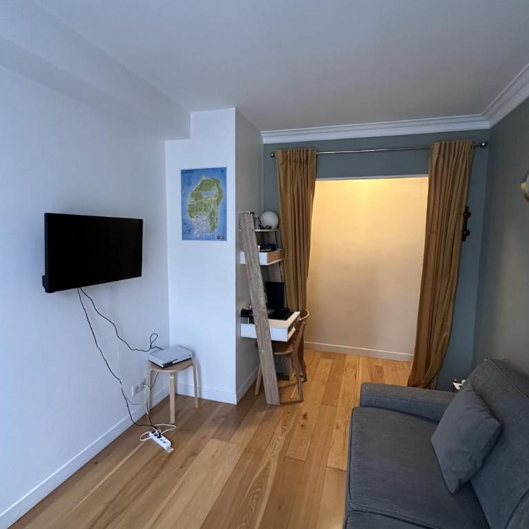 Beautiful T2 with balcony - near Parc Clichy - Appartement - 2