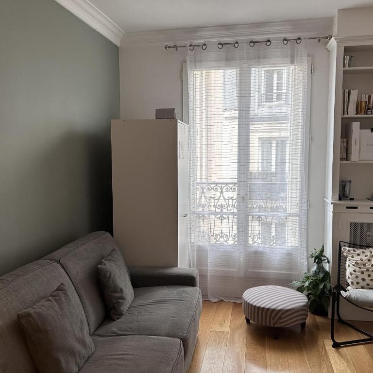 Beautiful T2 with balcony - near Parc Clichy - Appartement - 1