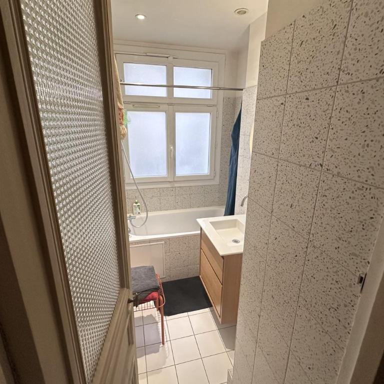 Beautiful T2 with balcony - near Parc Clichy - Appartement - 5