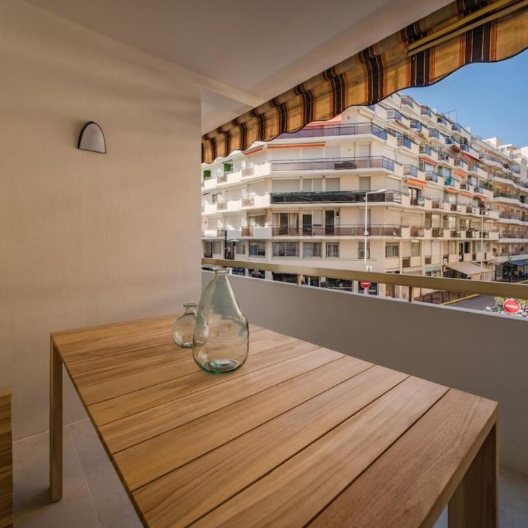 Beautiful 3 bedroom fully renovated - Apartment - 7