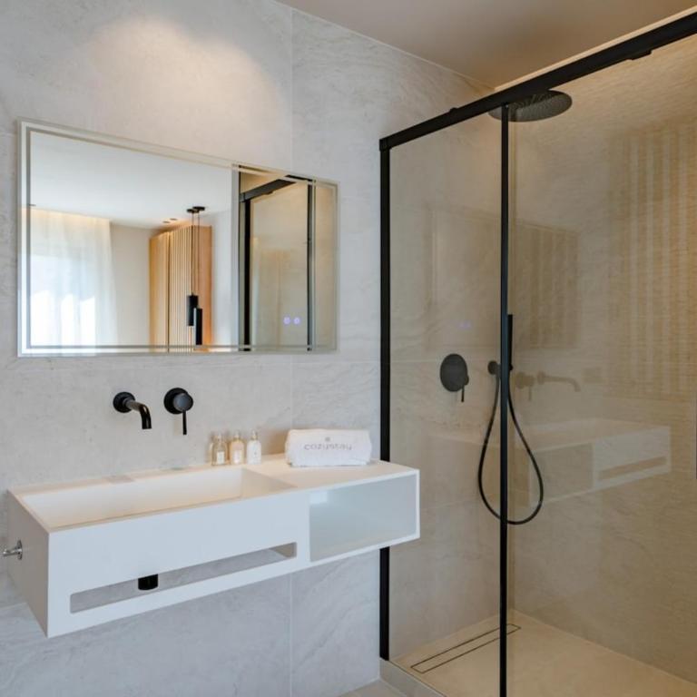 Beautiful 3 bedroom fully renovated - Apartment - 21