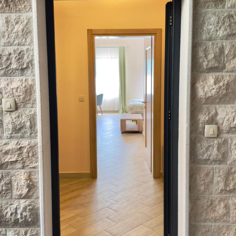 Villa Allende - Velika Dvokrevetna Soba sa Bračnim Krevetom/Zasebnim Krevetima - 17