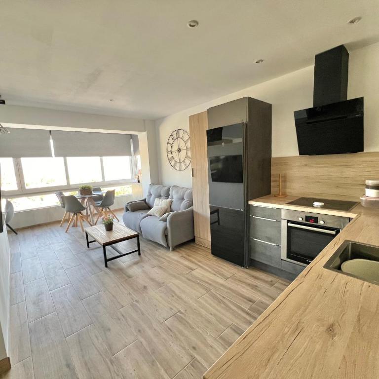 MARBELLA BEACHFRONT- Apartamento junto a la playa y con impresionantes vistas al mar - One-Bedroom Apartment - 30
