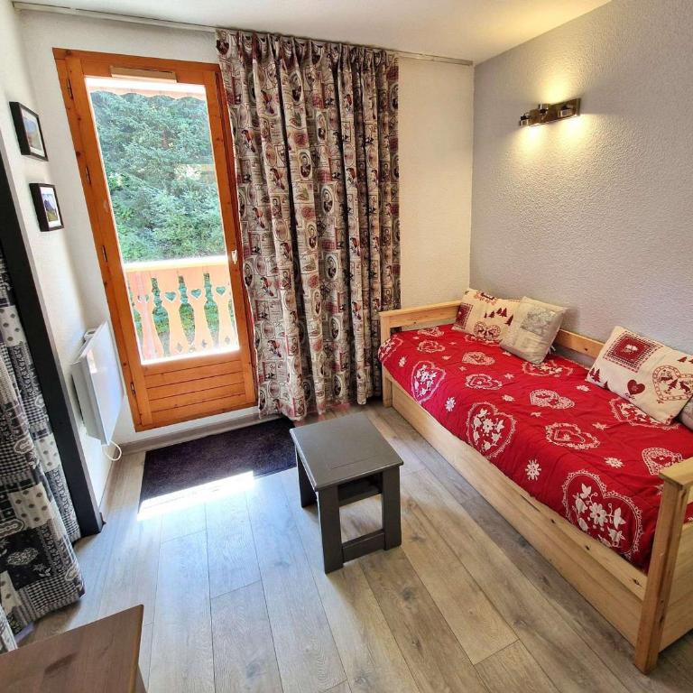 Appartement 2 pièces + cabine, 4-6 pers, 32m², Wi-Fi, Place des Bergers, Modane, proche pistes et commerces - FR-1-265-221 - Appartement (6 Adultes) - 6