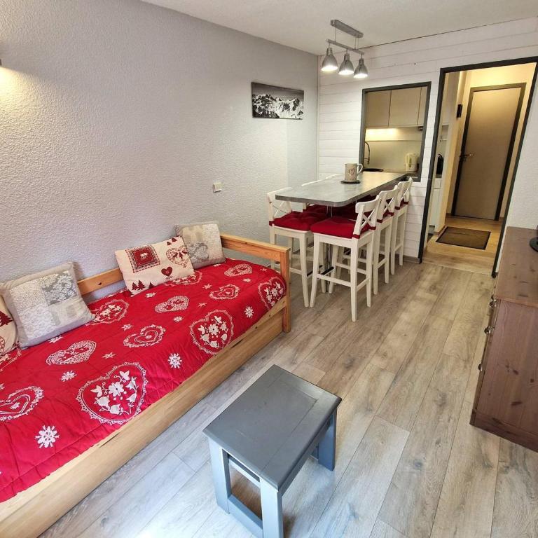 Appartement 2 pièces + cabine, 4-6 pers, 32m², Wi-Fi, Place des Bergers, Modane, proche pistes et commerces - FR-1-265-221 - Appartement (6 Adultes) - 10