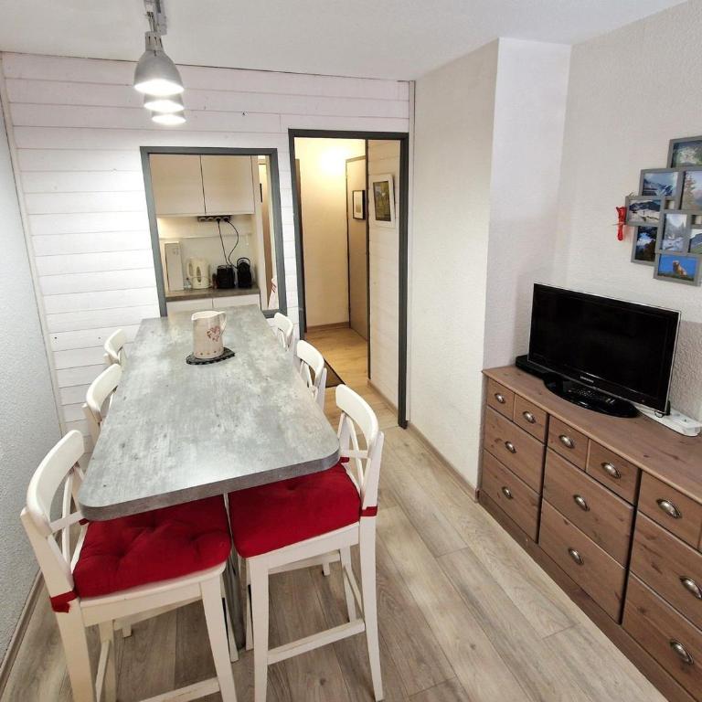 Appartement 2 pièces + cabine, 4-6 pers, 32m², Wi-Fi, Place des Bergers, Modane, proche pistes et commerces - FR-1-265-221 - Appartement (6 Adultes) - 12