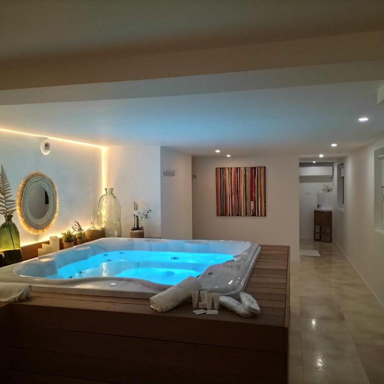 Mas des Arts & Spa - Deluxe Room - 2