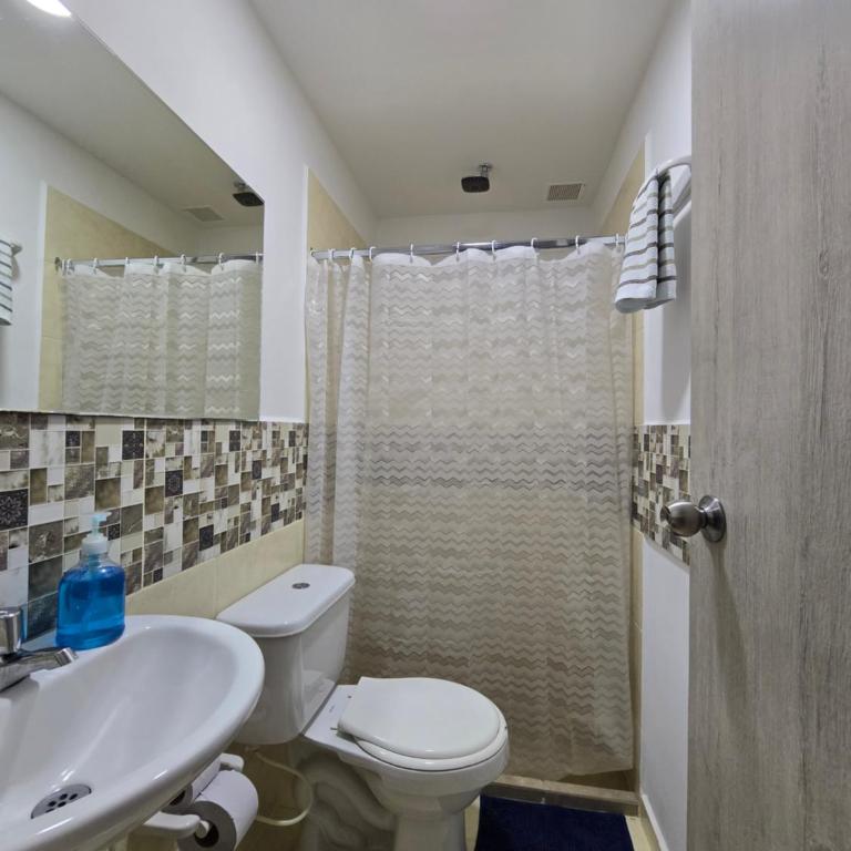 Apartamento Privado Vacacional a 5m del Aeropuerto, 20 minutos del Parque del Cafe y Centro de Armenia con 4 Piscinas, 3 Jacuzzi, Sauna By Molca Xperiences 2H - Apartamento de 2 dormitorios - 34