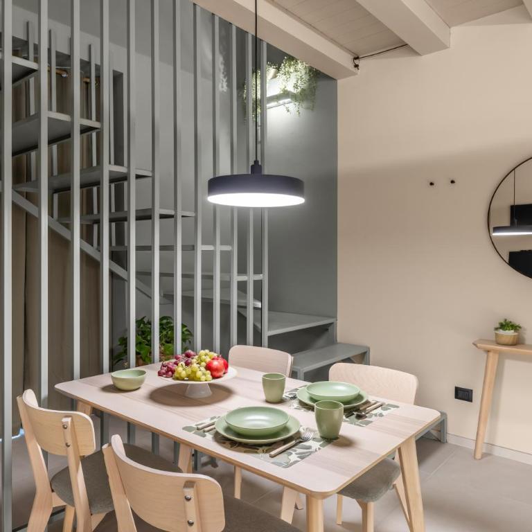 Cathedral Room&Loft - One-Bedroom House - 24