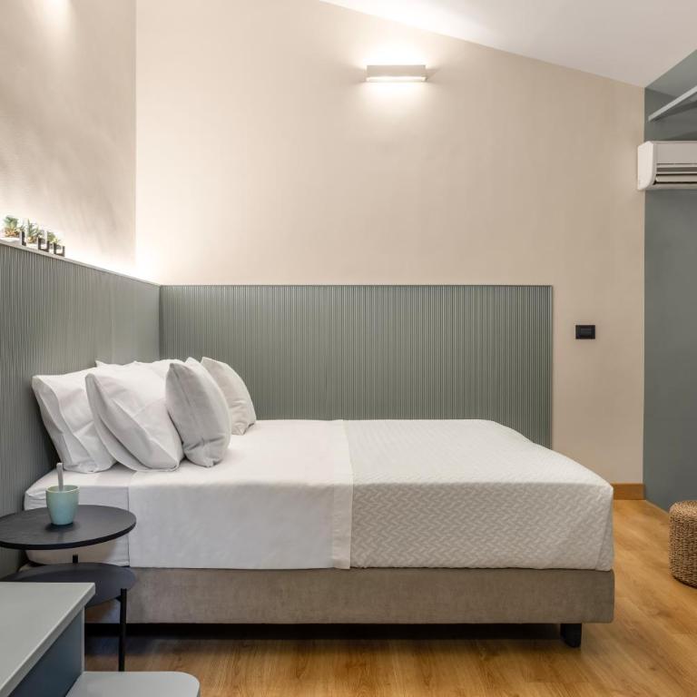 Cathedral Room&Loft - One-Bedroom House - 31