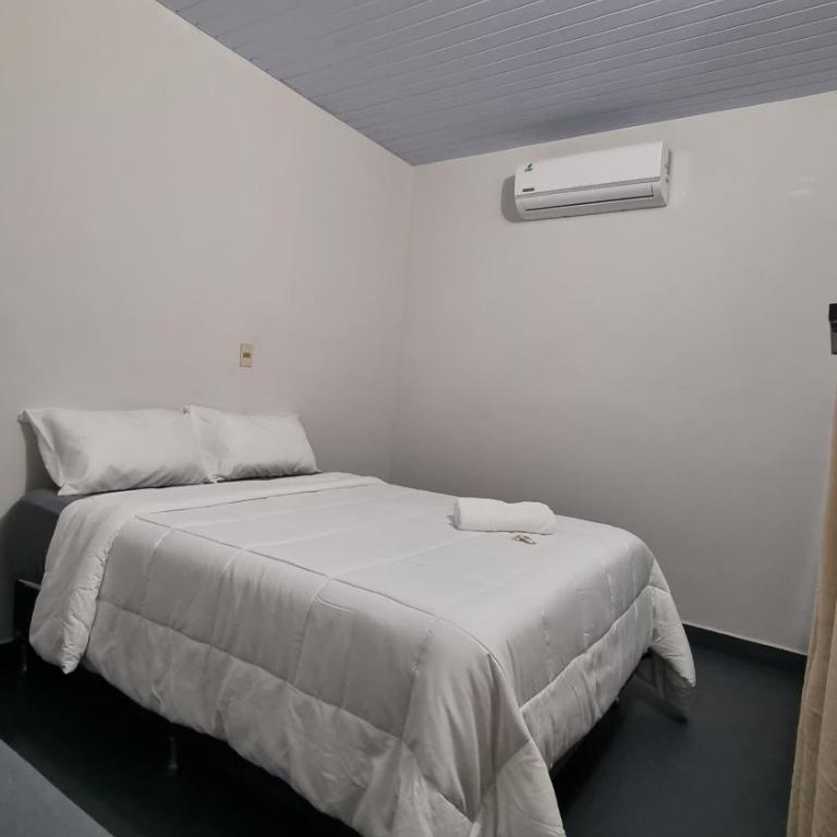 Habitacion doble en el centro de asunción solo efectivo guaranies - Habitación Doble - 1