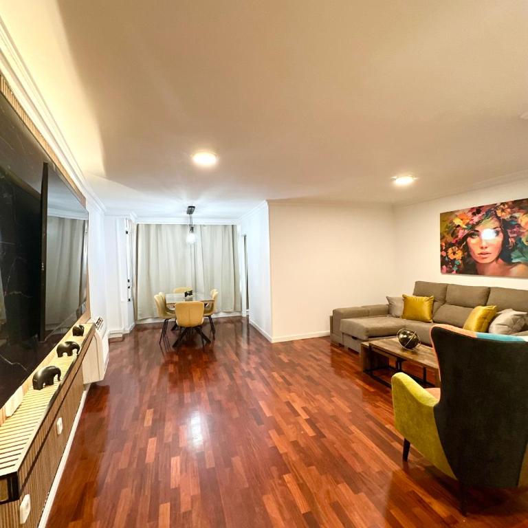 My Flat in Rambla - Four-Bedroom Deluxe Apartment - 5