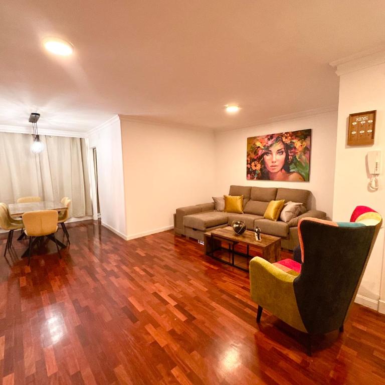 My Flat in Rambla - Four-Bedroom Deluxe Apartment - 13