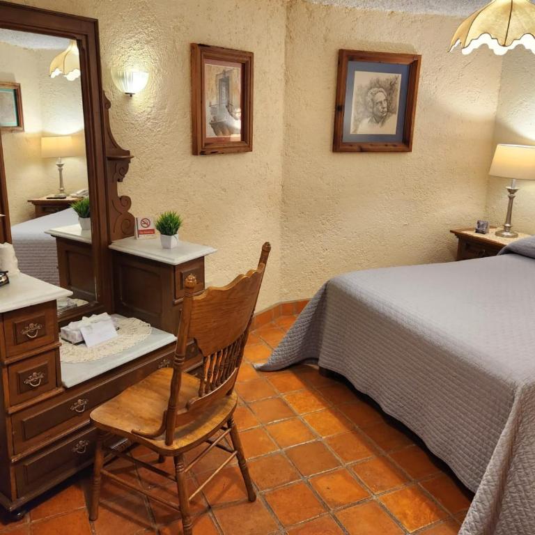 El Meson de los Poetas - Standard Room - 8