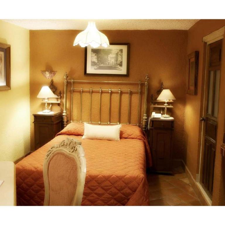 El Meson de los Poetas - Standard Room - 10