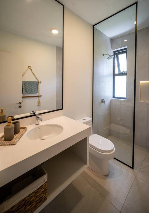 Aldea 2BR Family, Big FrontYard for 6 with Gym and Pool - Two-Bedroom Apartment - 26