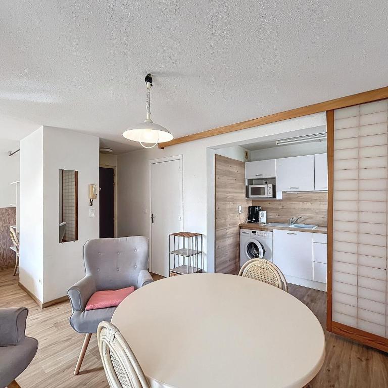 Studio avec terrasse, proche thermes et centre, animaux acceptés, wifi inclus, Lamalou-les-Bains - FR-1-451-66 - Estudio - 2