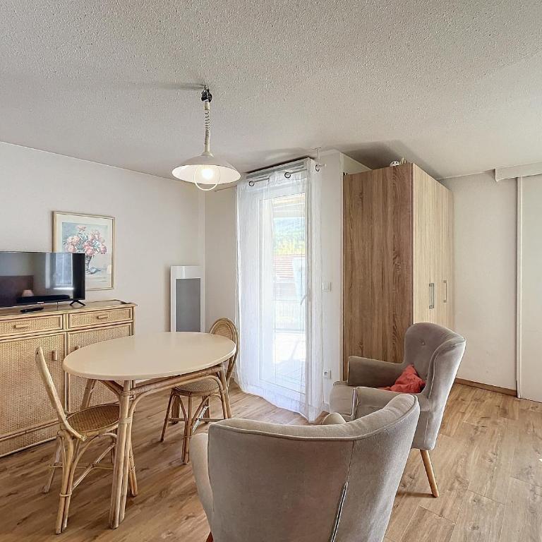Studio avec terrasse, proche thermes et centre, animaux acceptés, wifi inclus, Lamalou-les-Bains - FR-1-451-66 - Estudio - 9