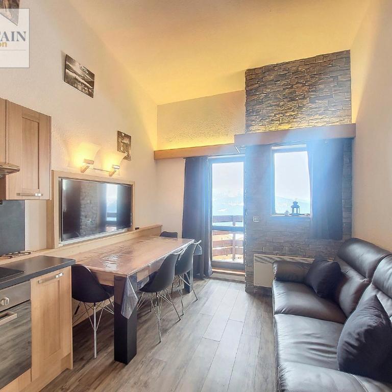 Studio rénové, lumineux avec balcon, près des pistes, parking inclus - Appartement 1 Chambre - 1