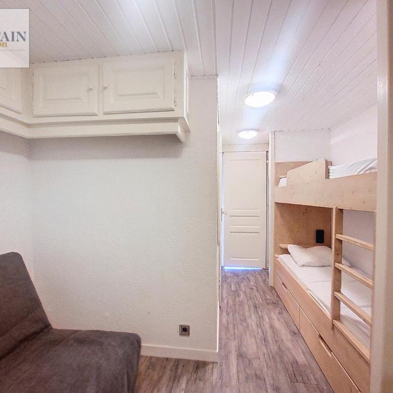Studio rénové, lumineux avec balcon, près des pistes, parking inclus - Appartement 1 Chambre - 5