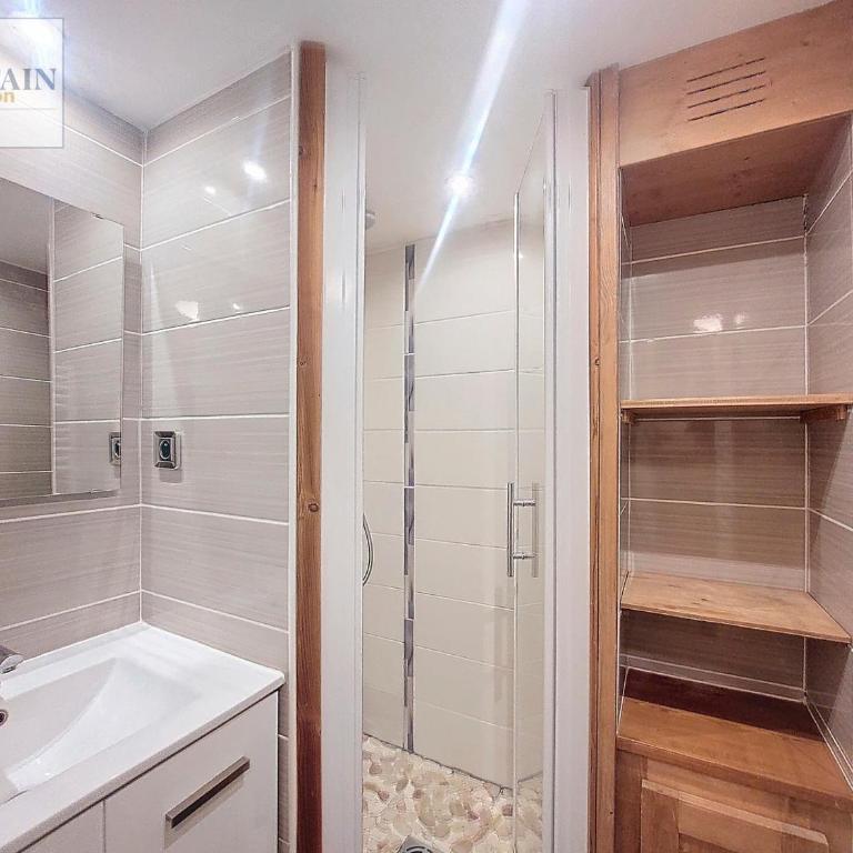 Studio rénové, lumineux avec balcon, près des pistes, parking inclus - Appartement 1 Chambre - 6