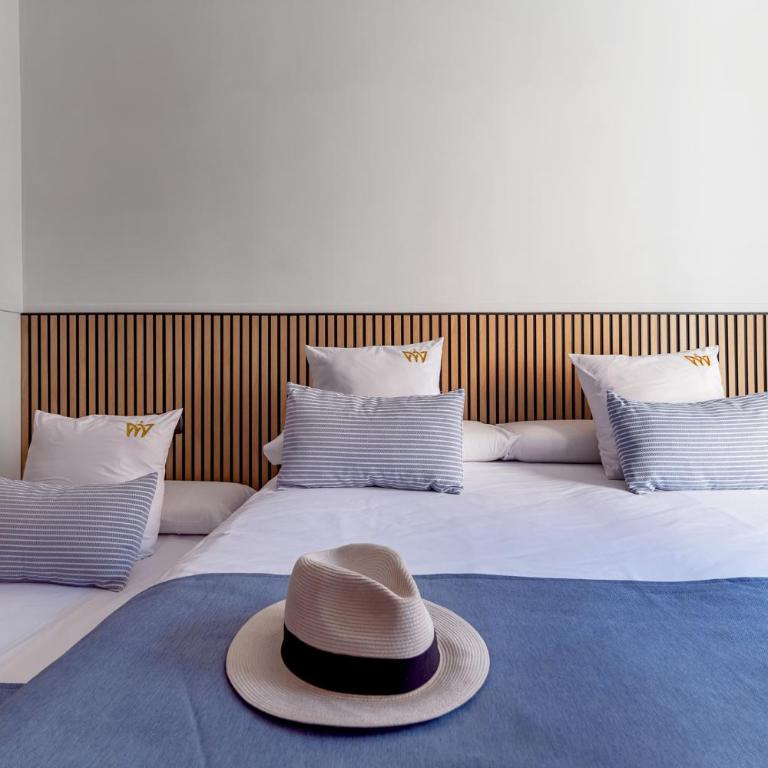 Hotel Reina Mora - Triple Room - 3