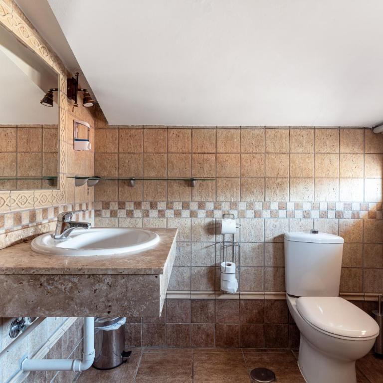 Hotel Reina Mora - Standard Quadruple Room - 3