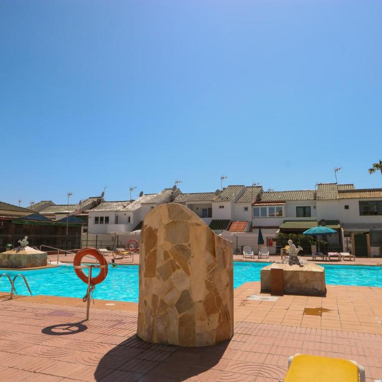 Maspalomas Paradise Retreat - Two-Bedroom Apartment - 8