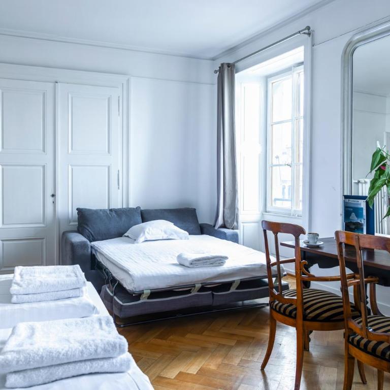 Vevey Hotel & Guesthouse - Chambre Familiale avec Salle de Bains Commune - 3