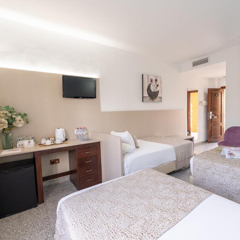 Hotel Plaza Del Castillo - Habitación Triple - 4