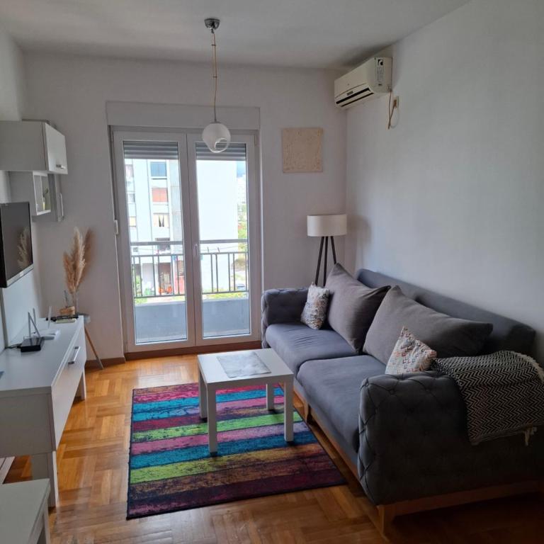 Dina's Place - One-Bedroom Apartment - 9