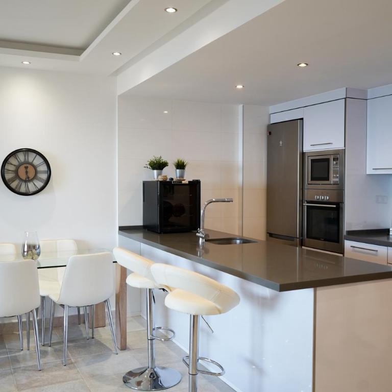 Ático con vistas al mar - Three-Bedroom Apartment - 9