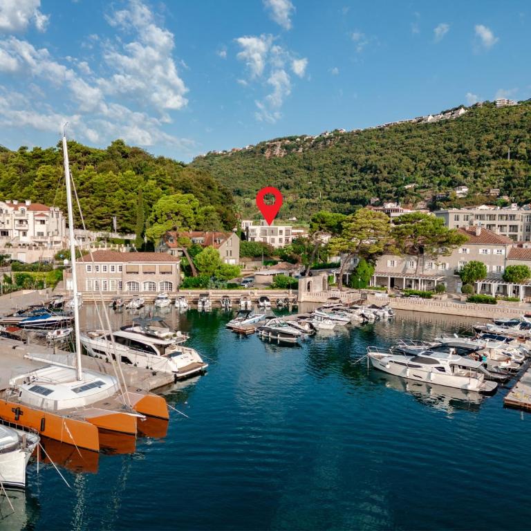 Marina Studio Apartment - One-Bedroom Apartment - 12