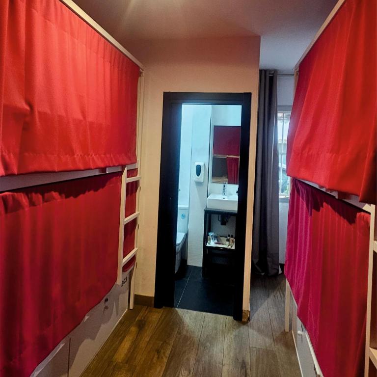 VAD HOSTEL ALICANTE - Albergue Juvenil - Bed in 8-Bed Mixed Dormitory Room - 1