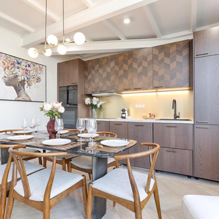 Duplex à deux pas des Champs Elysée - Appartement 3 Chambres - 2