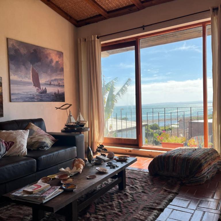 Curanipe Sea View - Three-Bedroom House - 4