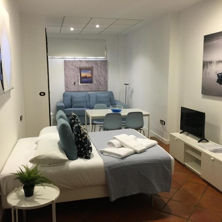 La Casa del Río - Estudio con sofá cama - 2