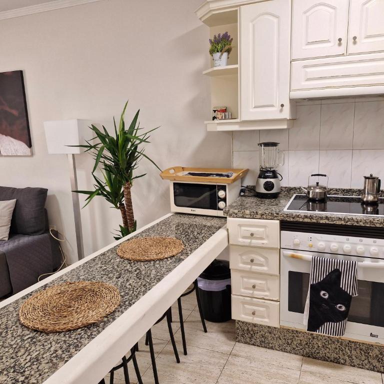 Centric beach front appartment - One-Bedroom Apartment - 7