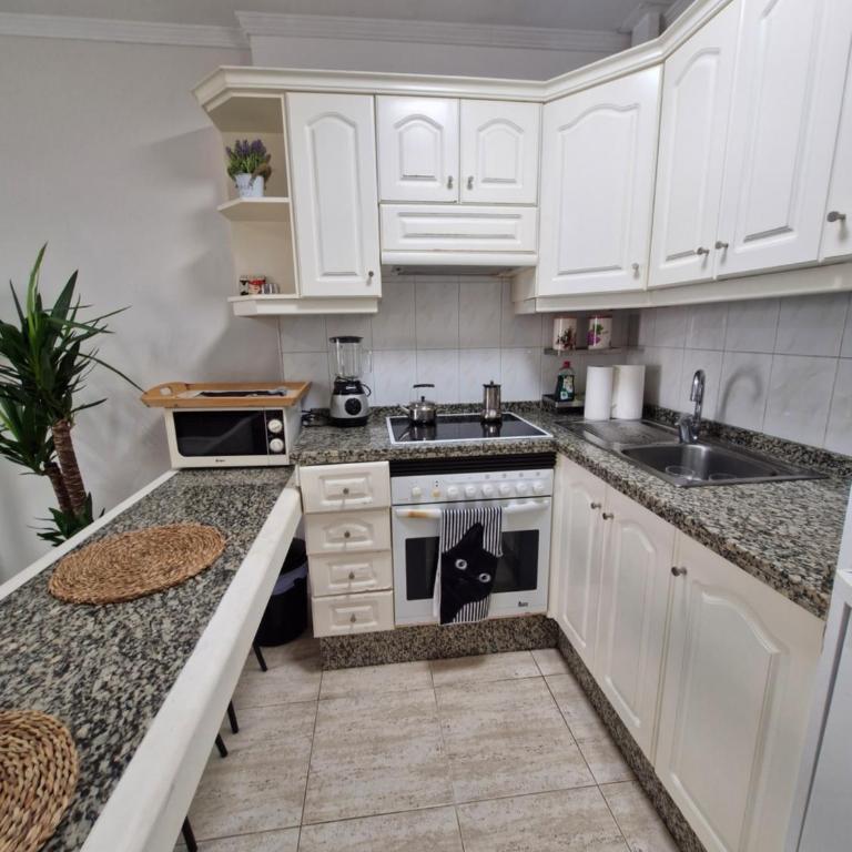 Centric beach front appartment - One-Bedroom Apartment - 6