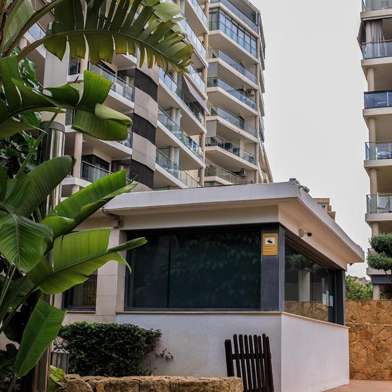Oasis Cala Alta New Apartment 120qm free parking, pool, 2 bath, 3bdr, Wi-Fi, air-condit - Two-Bedroom Apartment - 86