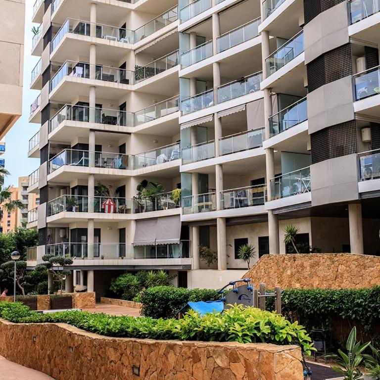 Oasis Cala Alta New Apartment 120qm free parking, pool, 2 bath, 3bdr, Wi-Fi, air-condit - Two-Bedroom Apartment - 88