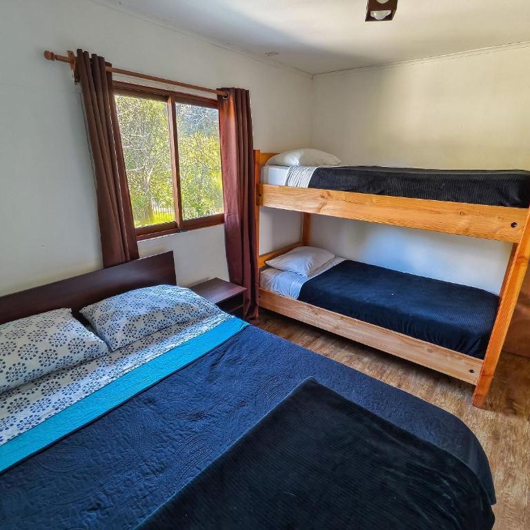 Habitación n°4 | Hostal La Casona Pucón - Habitación compartida mixta de 10 camas - 4