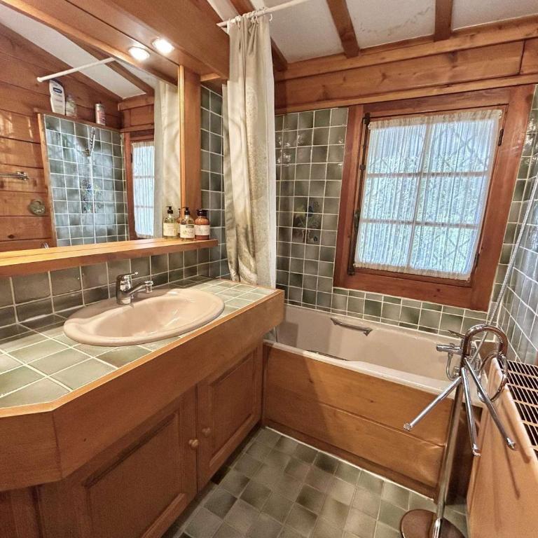 Chalet 6-8 pers, 4 chambres, proche remontées, parking - FR-1-597-182 - Chalet - 11