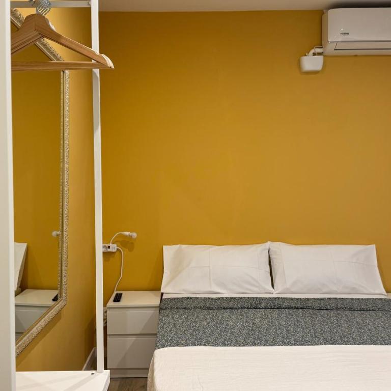 Hostal Oliveta Budget - Budget Double Room - 1