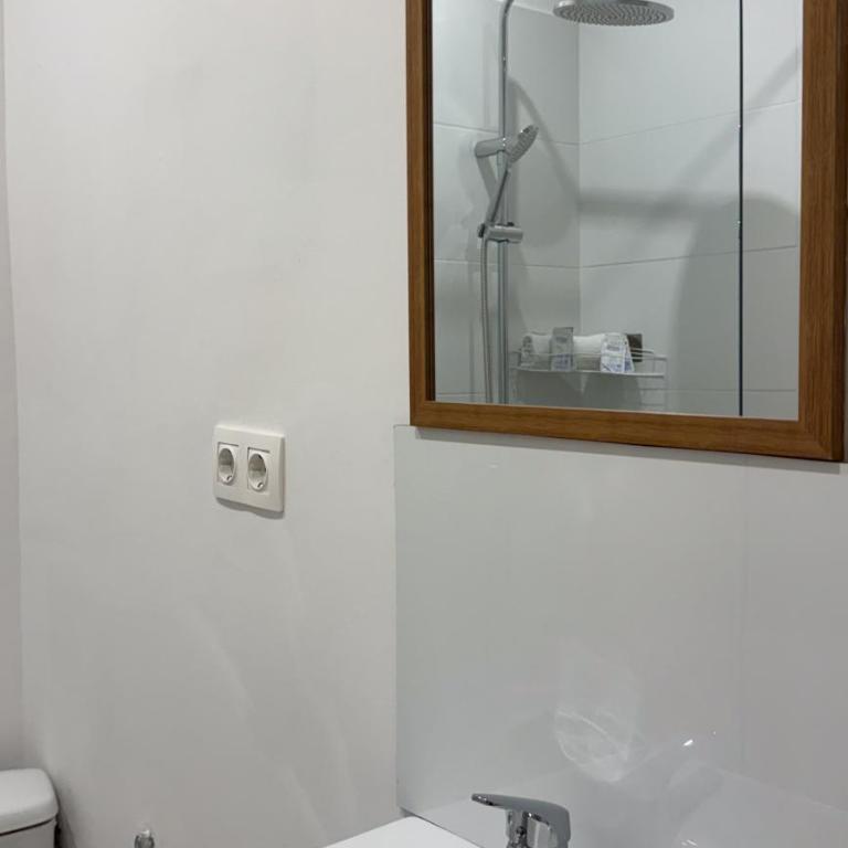 Hostal Oliveta Budget - Budget Twin Room - 4